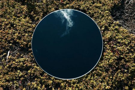 Photographer ingeniously captures dual compositions in one shot with the help of a mirror
