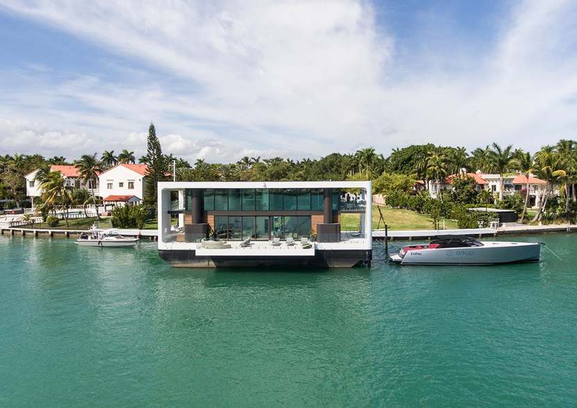Arkup Stunning Floating Home