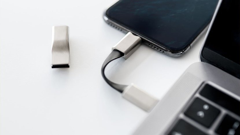 High Five 5 in 1 Charging Cable 1