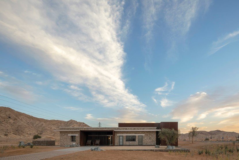 Desert hotel by Anarchitect