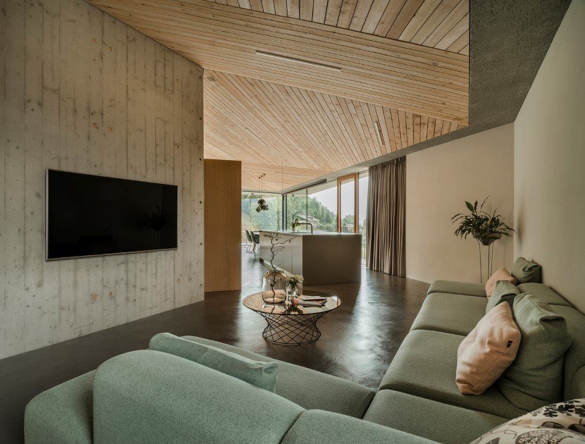 Concrete house by MoDusArchitects
