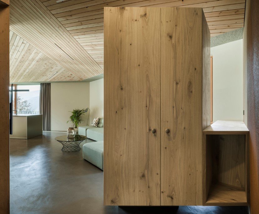 Concrete house by MoDusArchitects