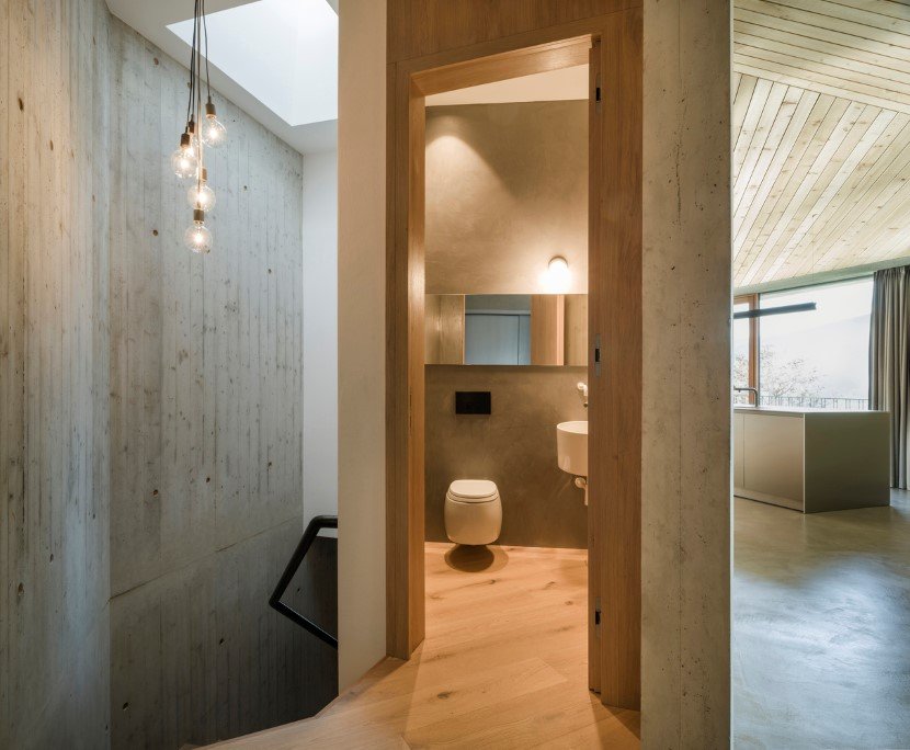 Concrete house by MoDusArchitects