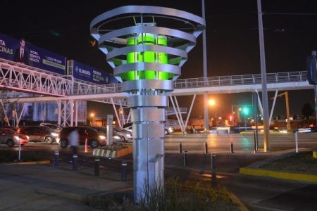 BioUrban robotic tree tackles air pollution in densely populated urban areas