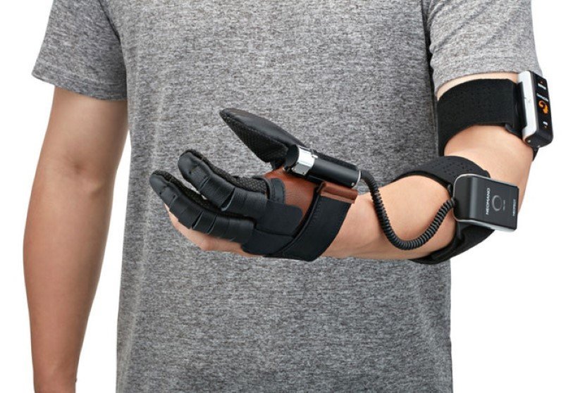 NeoMano robotic hand glove help people regain dexterity