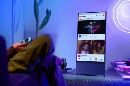 Samsung Introduces A Self-Rotating Sero TV; Synced to your Phone