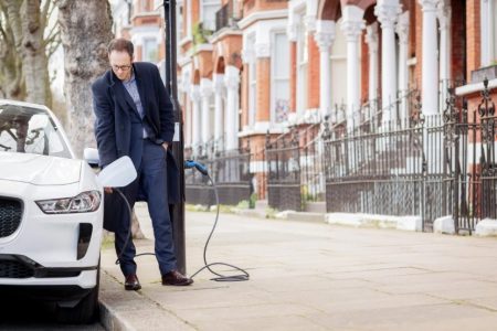 UK has turned the street lamps into electric car charging stations
